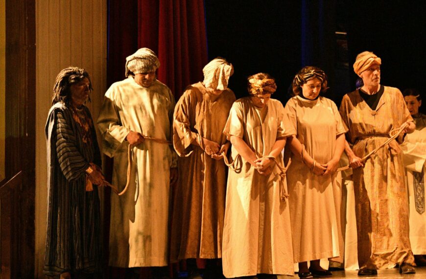 Magenta: Aida al Lirico che successo! E il prigioniero? Scappa…tagliato dal sipario…